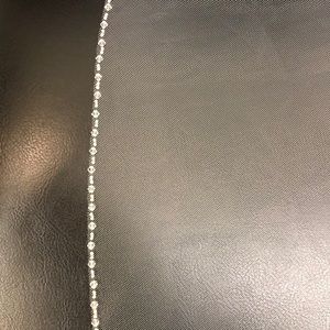 Fingertip veil with crystals and beads on edge